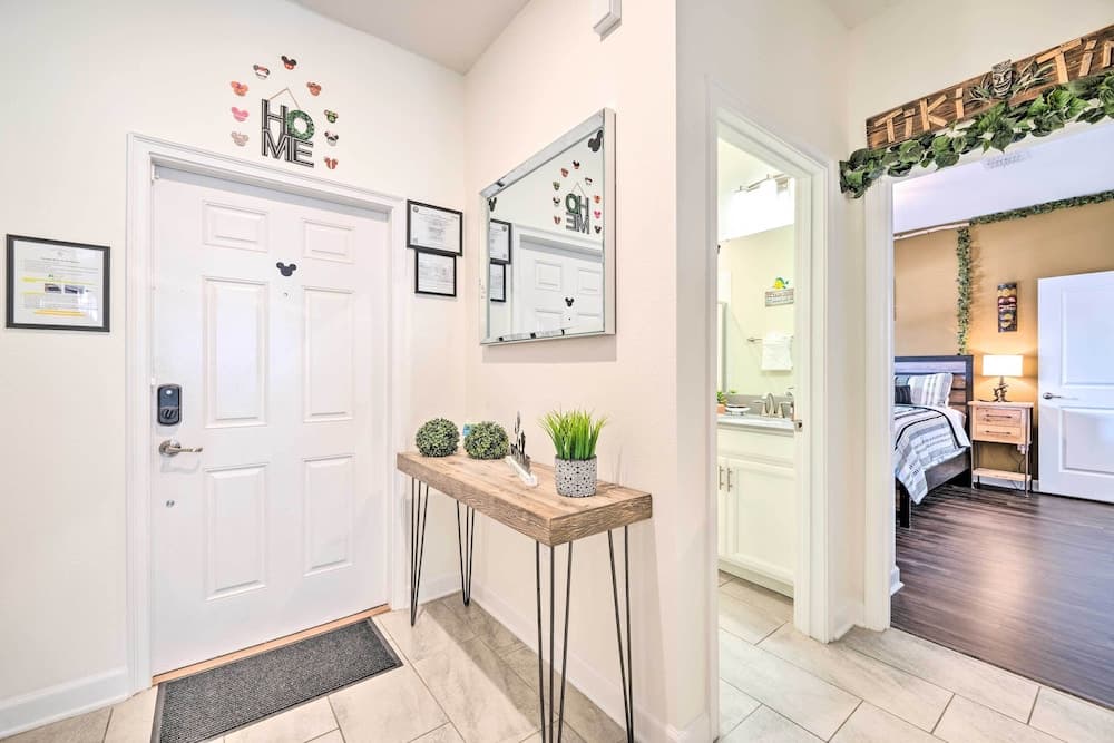 Davenport Retreat w/ Themed Rooms, Patio & Pool!