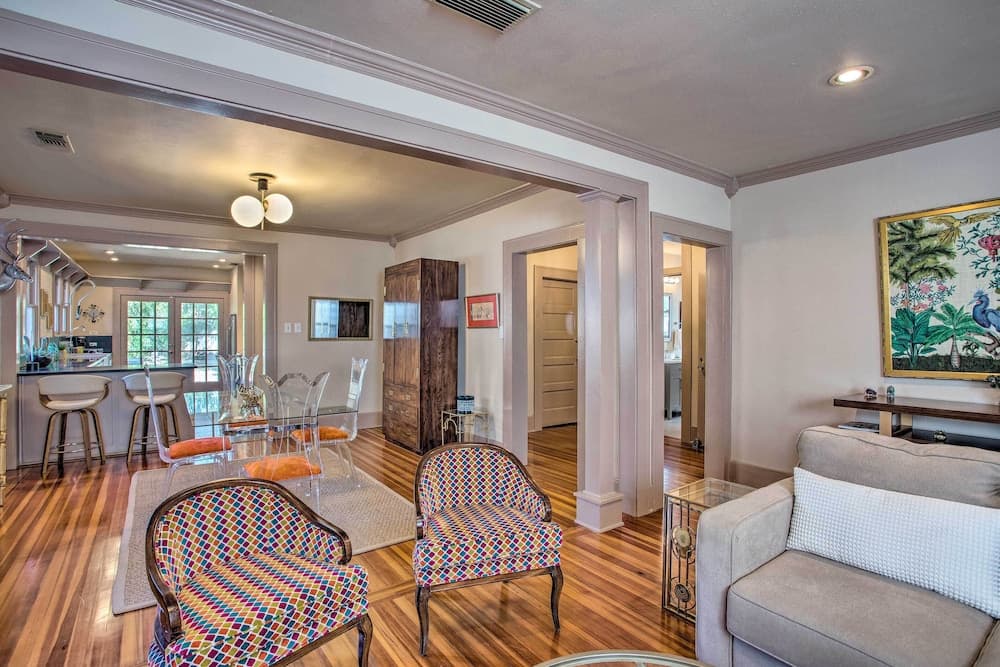 Dallas Couples Retreat: Walk to Lower Greenville!