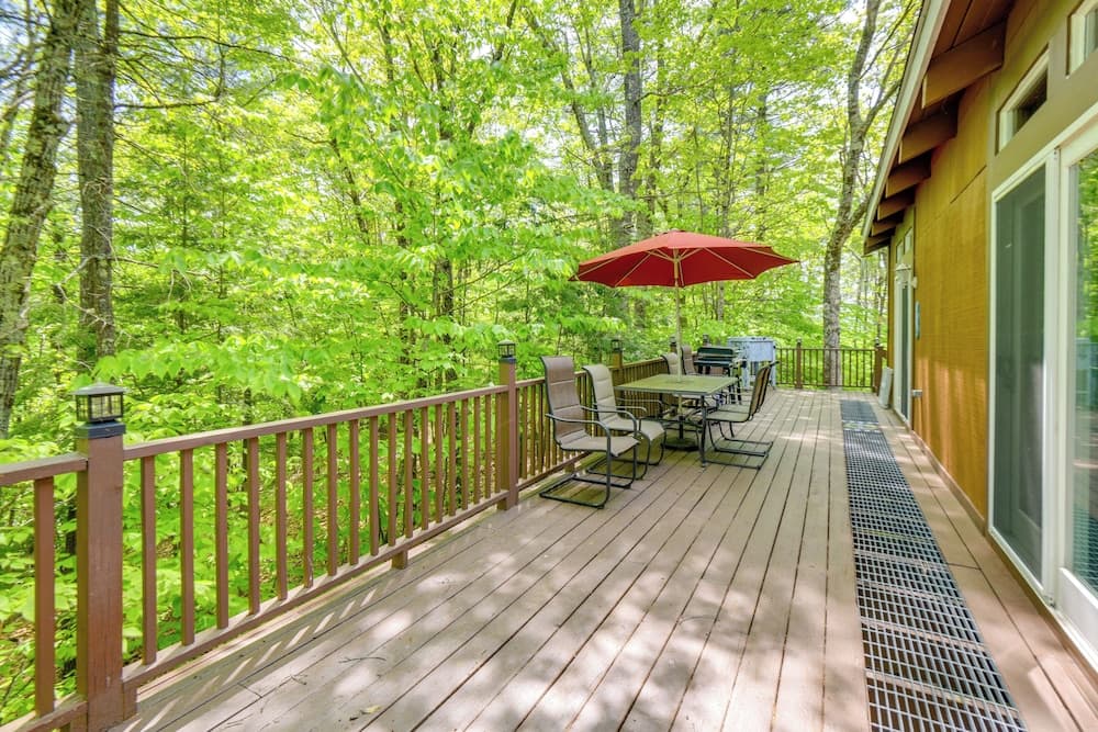 New Hampshire Vacation Rental - Walk to Beach!