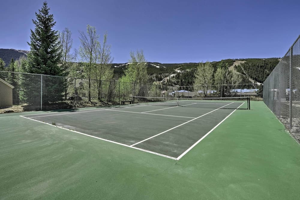 Deck + Mtn View: Keystone Townhome Near Resort!
