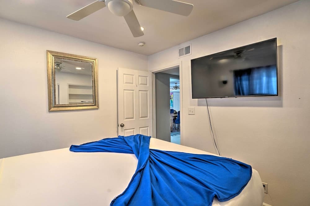 Home w/ Private Pool - Near Las Vegas Strip!