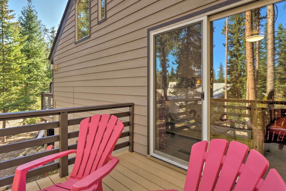 Luxury 4 BR Cabin: 2 King Suites on Shuttle Route