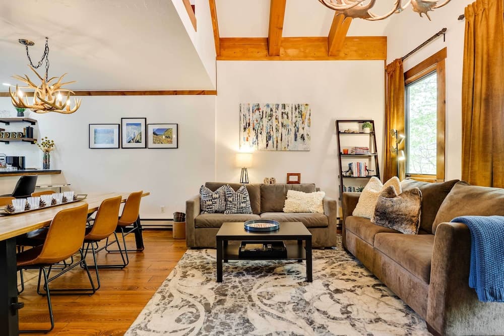 Elegant Vail Home - Walk to Booth Falls Trail