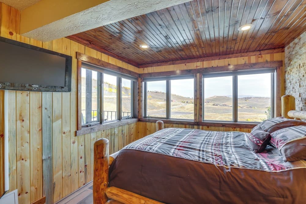 Ski-in/ski-out Granby Ranch Escape With Balcony!