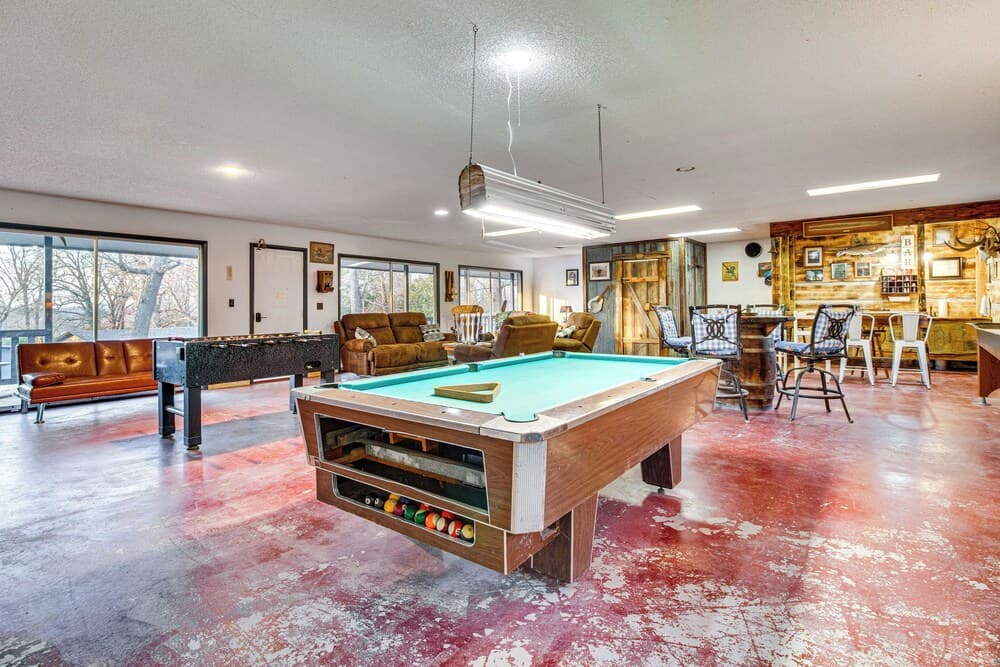 Remodeled Cabin w/ Fire Pit on Norfork Lake!