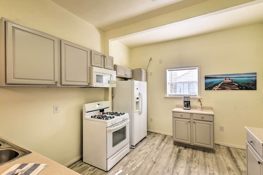 1/2 Mi to Beach & Seawall: Galveston Getaway!