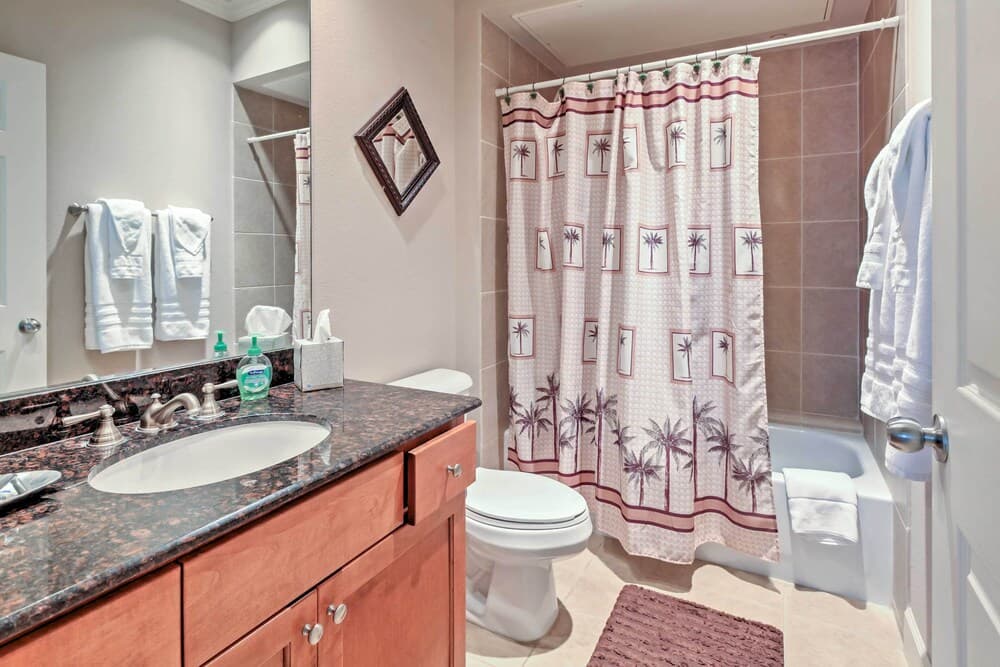 Oceanfront Galveston Condo: Balcony & Pool Access!