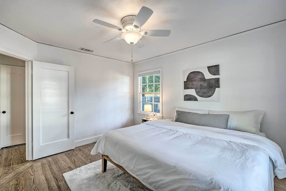 Cozy West Sacramento Getaway w/ Private Yard!