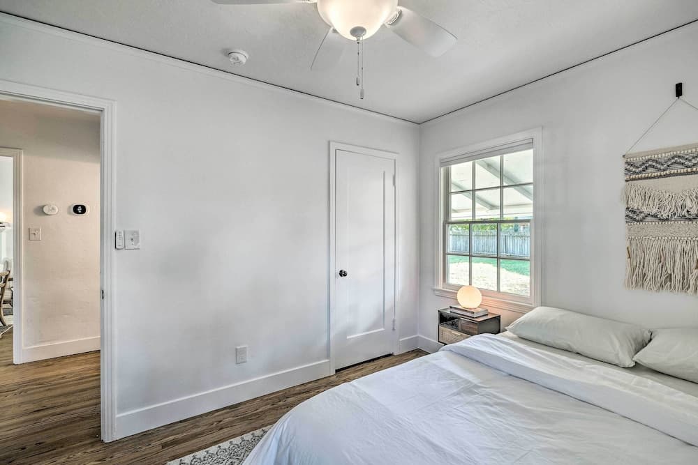 Cozy West Sacramento Getaway w/ Private Yard!