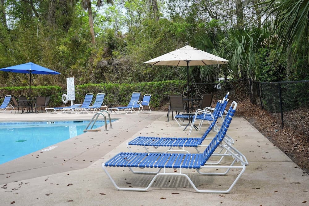 Pool & Beach Access: Villa on Hilton Head Island