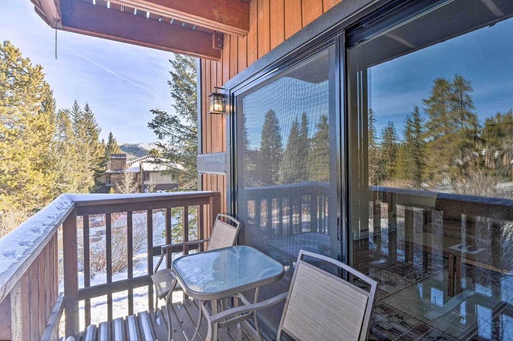 Ski-in Breck Condo: Walk to Shops & Restaurants!
