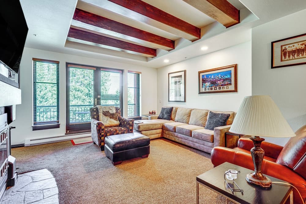 Ski-in/ski-out Solitude Condo w/ Rooftop Hot Tub!