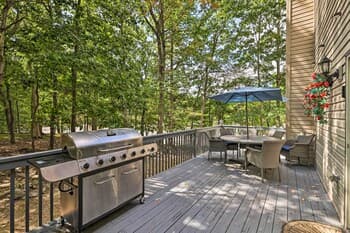 Penn Estates Retreat Across From Beach Park!