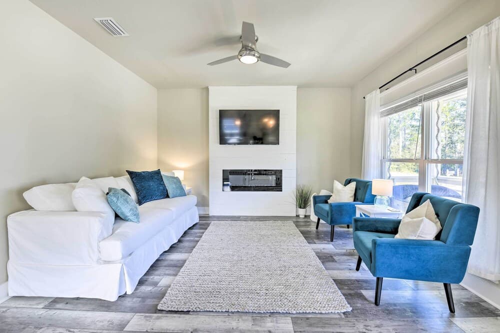 Modern Santa Rosa Beach Retreat w/ Yard & Patio!