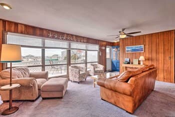 Rhode Island Oceanview Retreat: Walk to Shore!