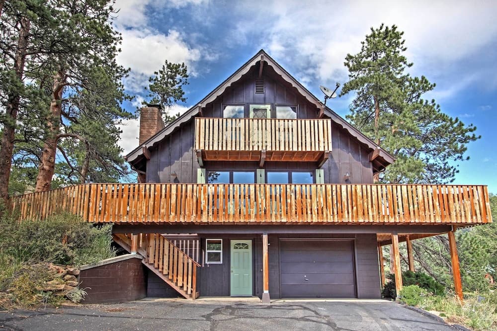 'peaceful Pines' Estes Park Home: Longs Peak View