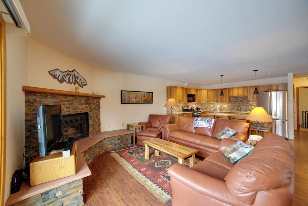 1 Mi to Main Street: Mtn-view Home in Frisco