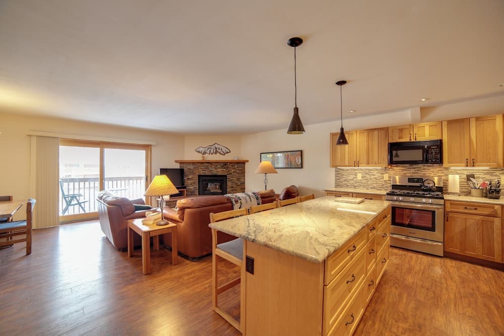 1 Mi to Main Street: Mtn-view Home in Frisco