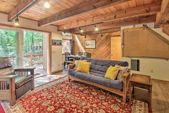 Quiet & Cozy White Mtns Getaway: 4 Mi to Cranmore!