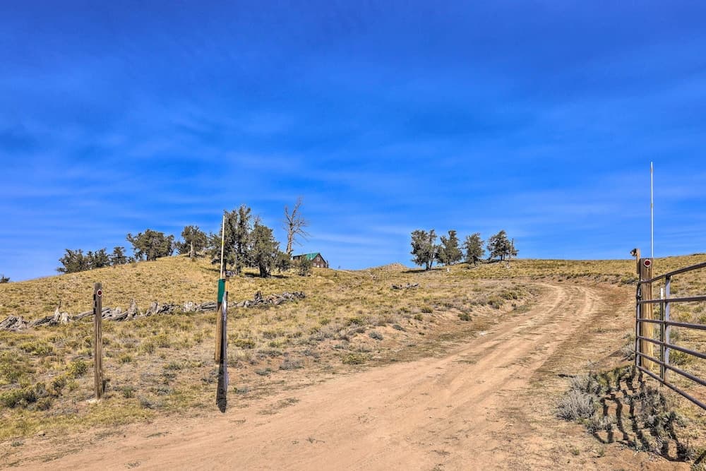22str-00360 Fairplay Cabin w/ Fire Pit, Mtn Views!