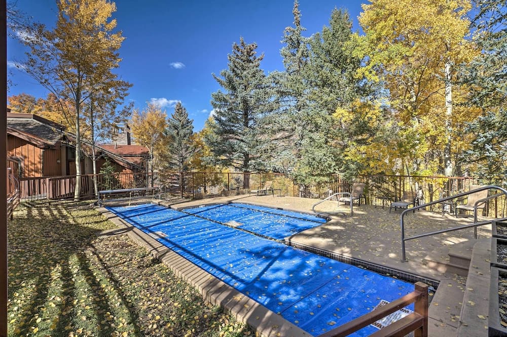 Slopeside Snowmass Townhome w/ Mountain Views!