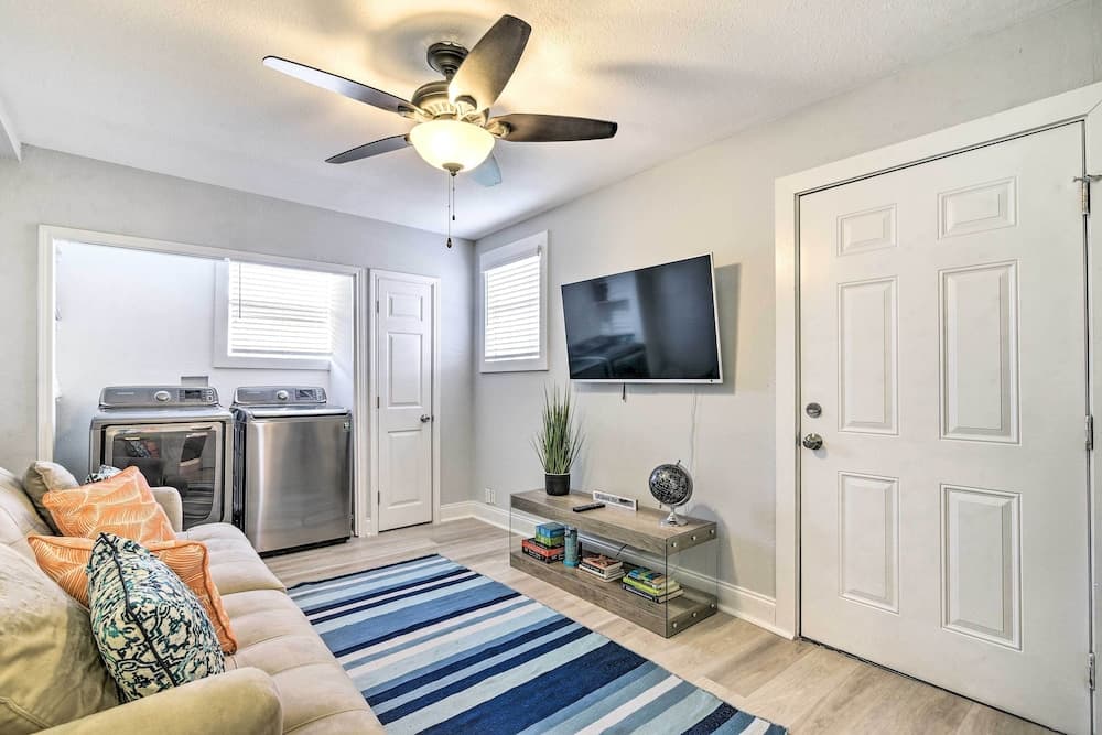 ~ 1 Mi to Pier, Fishing & Beaches: Galveston Home!