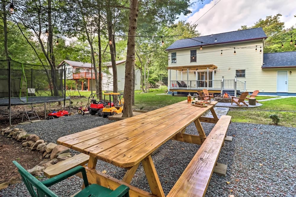 Game Room & Yard: Family Paradise in Pocono Summit
