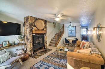 'skye Retreat Red River' Condo: Near Skiing!