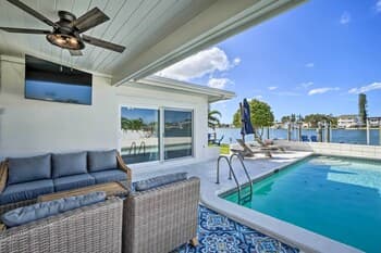 Tranquil Indian Rocks Beach Escape w/ Pool!