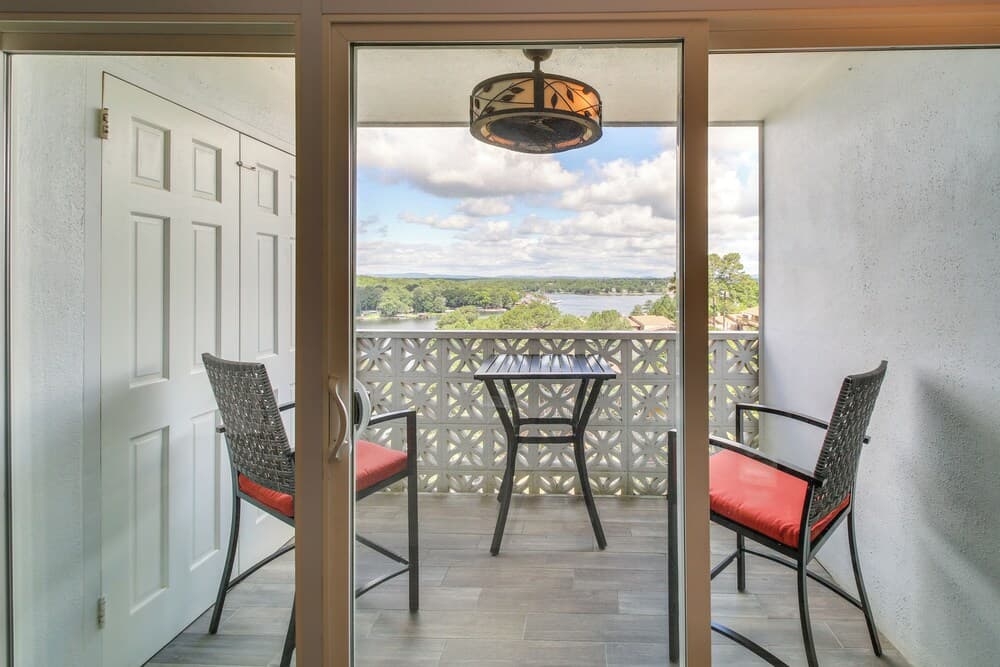 Views & Pool Access: Quaint Condo in Hot Springs!