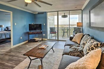 Quaint Condo w/ Views & Pool Access!