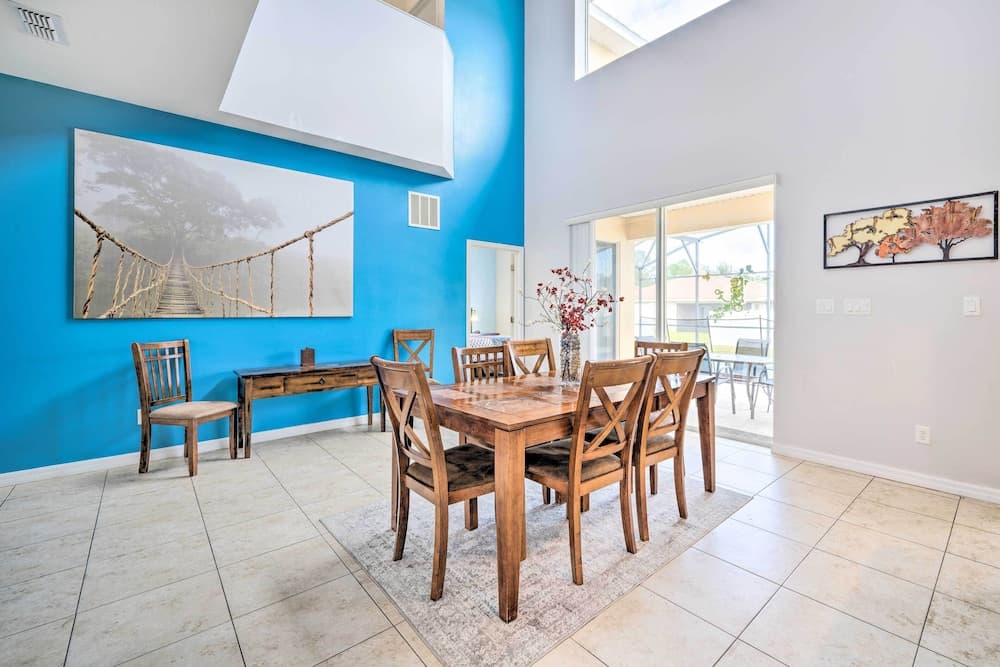 Dog-friendly Kissimmee Home w/ Lanai + Pool!