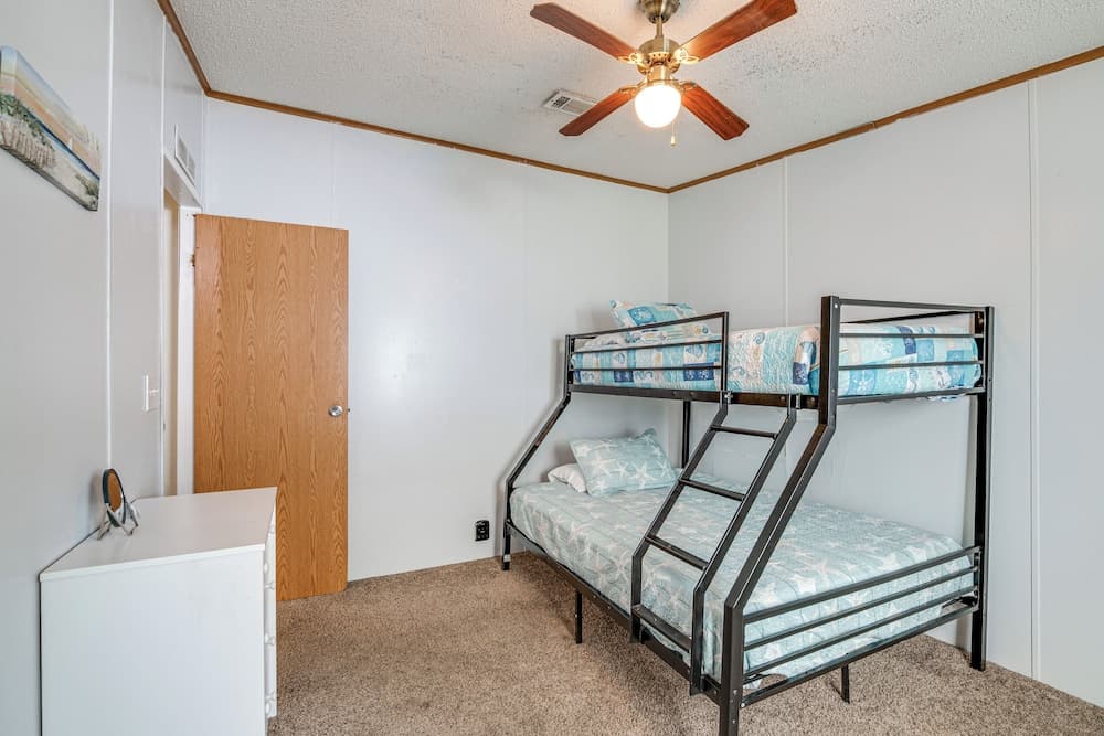 5 Mi to Homosassa Springs Park: Home w/ Yard!