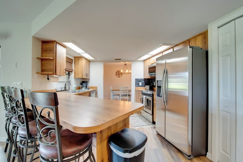 Walk to Lake: Geataway w/ Yard in Inverness