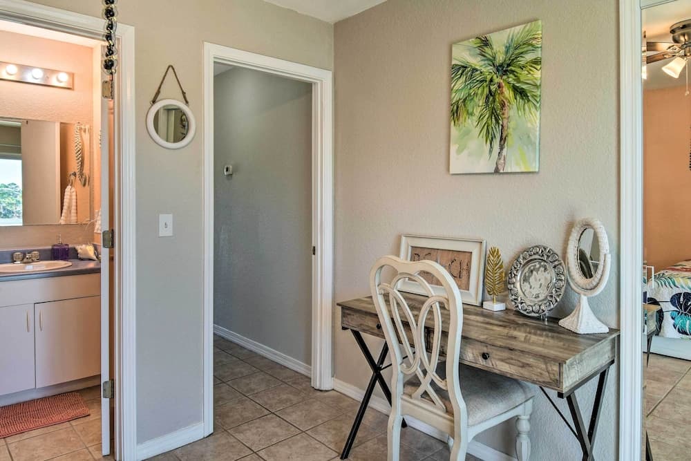 'breezy Heights' Townhome < 1 Mi to Beach