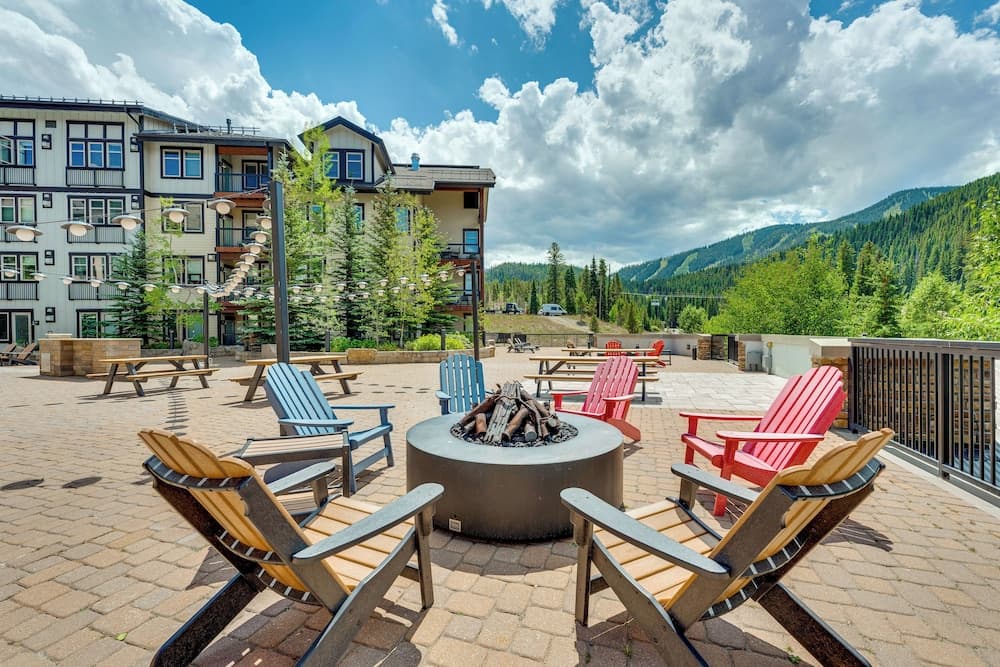 Ski-in/ski-out Winter Park Condo w/ Balcony