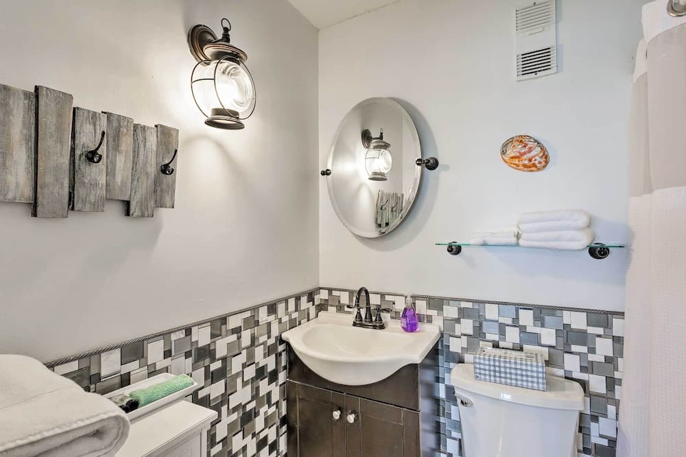 PCB Beachfront 'coastal Abode' at Pinnacle Port!