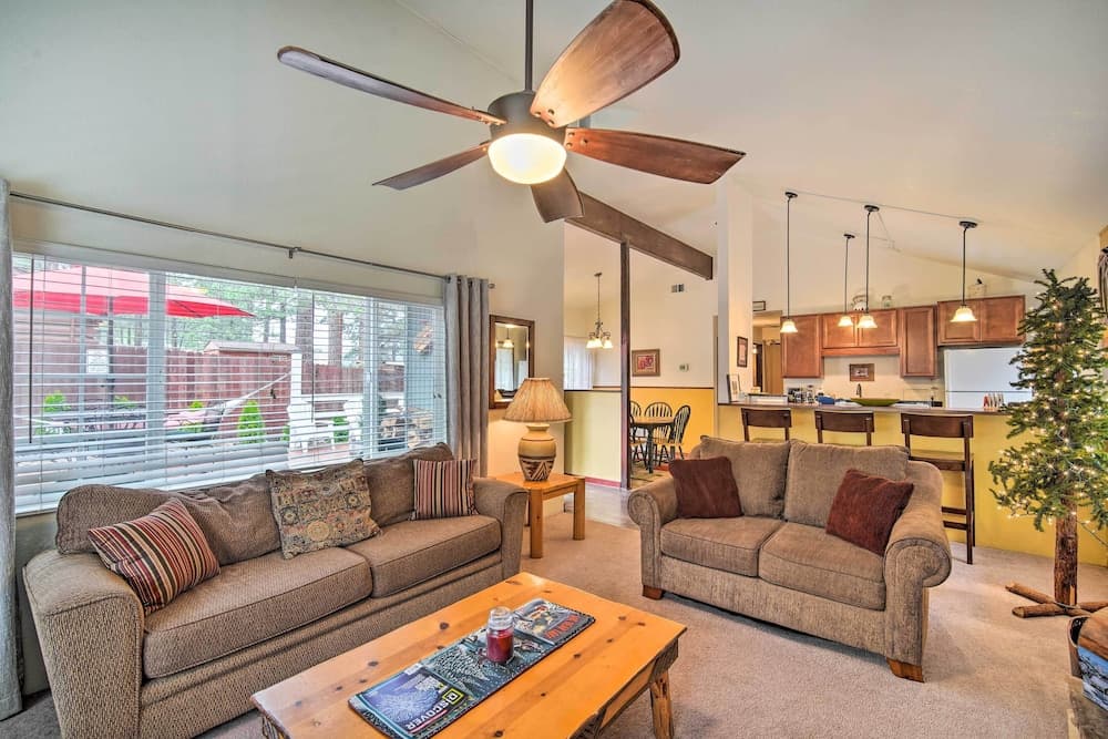 3 Mi to Skiing: Big Bear Cabin w/ Deck