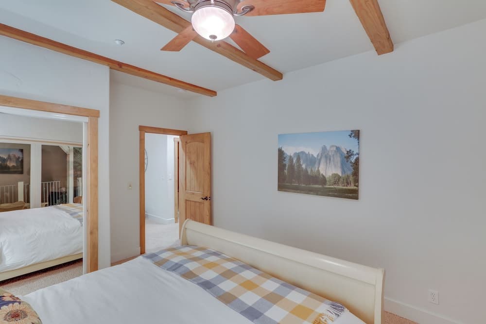 Beautiful Lake Arrowhead Cabin w/ EV Charger