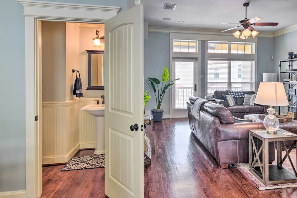 Corpus Christi Home w/ Golf Cart: Walk to Beach!