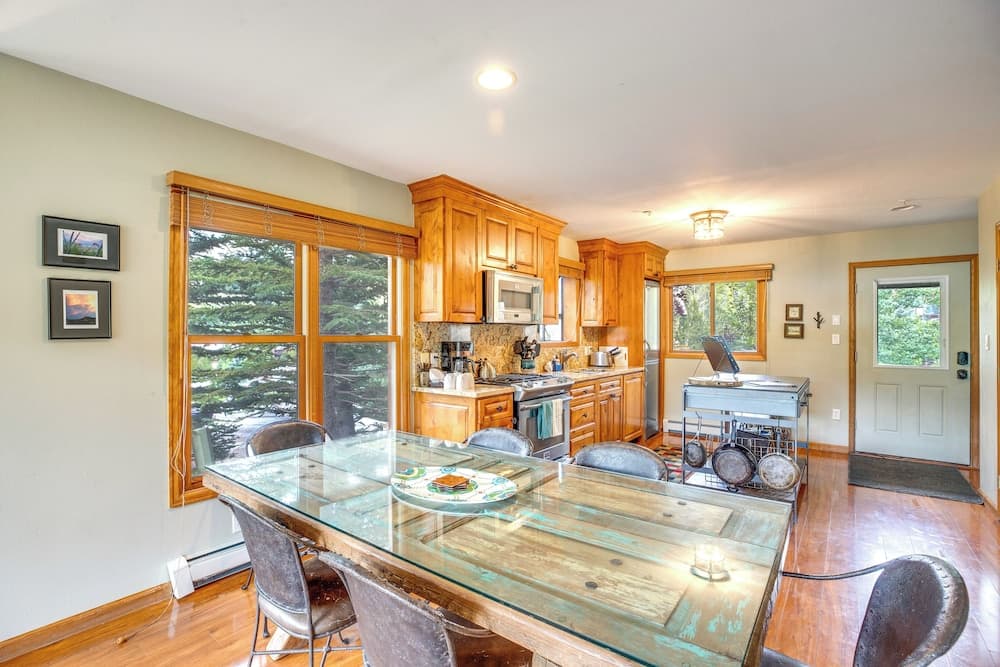 Mountain Village Home Steps to Ski Lift & Shuttle!