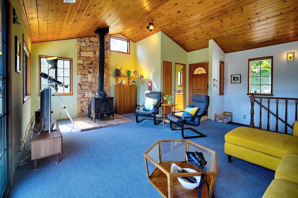 The Atomic Squirrel Lodge Lake Gregory Getaway!