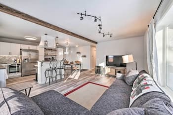 Kenai Home w/ Fireplace < 10 Mi to Big Eddy!