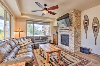 Mtn-view Condo: Walk to Main St & 4 Mi to Ski