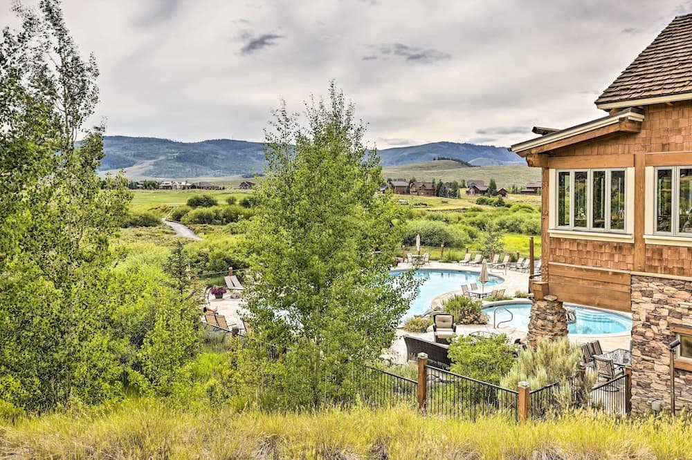 Walk To Golf: Modern Mtn-view Home in Granby