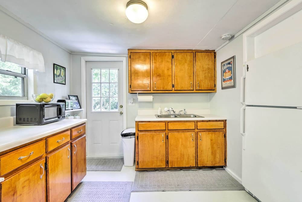 Cozy Obrien Home w/ Fire Pit & Patio Near Rivers!