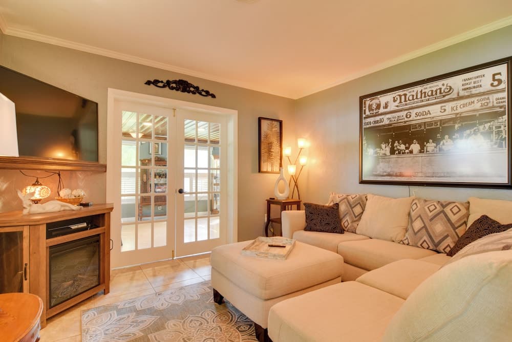 Riverfront Getaway w/ Hot Tub & Game Room!