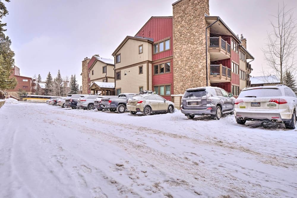 Walk to Ski Resort: Breckenridge Condo w/ Hot Tub!