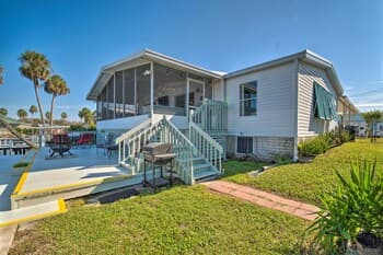 Retreat on the River w/ Boat Dock, Porch, & Grill!