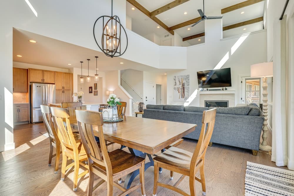 Furnished Deck & Hot Tub: Chic Granby Home!